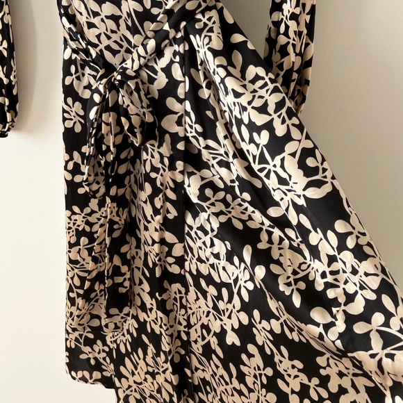 Harold's 100% Silk Floral Wrap Dress - Picture 8 of 16